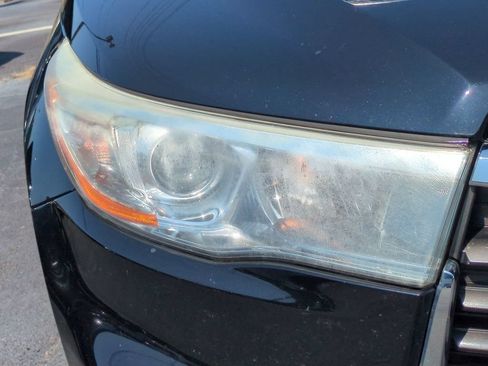 Used 2016 Toyota Highlander XLE FWD image 11