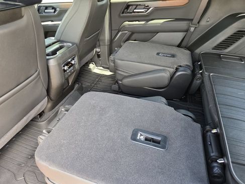 New 2026 GMC Yukon Denali w/ Denali Reserve Package AWD/4WD image 19