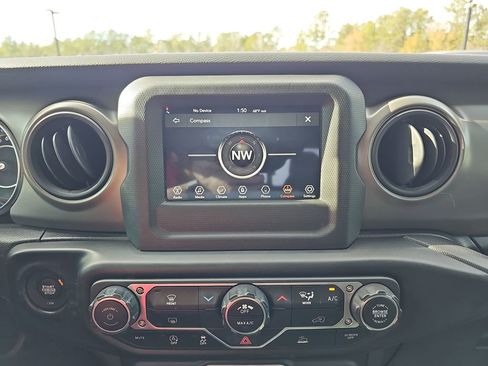 Used 2022 Jeep Gladiator Sport image 26