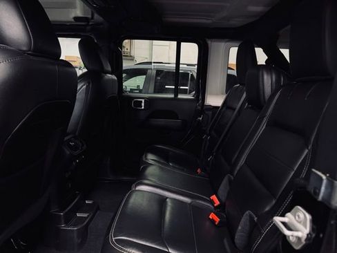 Used 2020 Jeep Wrangler Unlimited Sahara AWD/4WD image 21