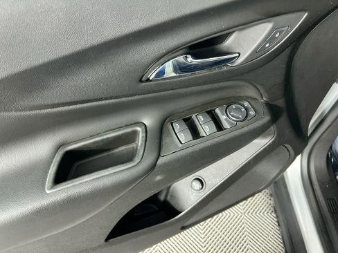 Used 2022 Chevrolet Equinox LT image 14