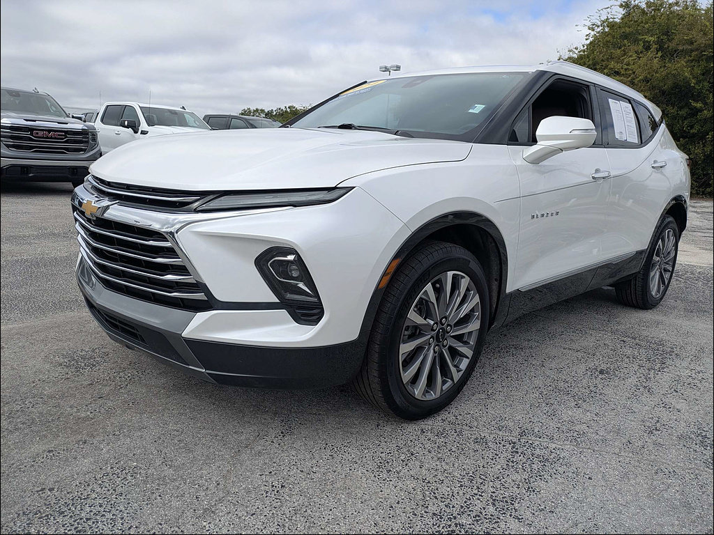 Used 2024 Chevrolet Blazer Premier w/ Driver Confidence II Package FWD image 2