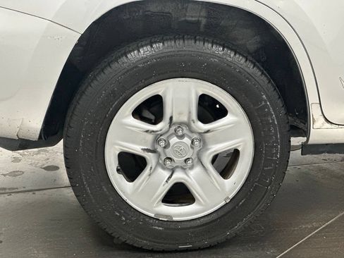Used 2010 Toyota RAV4 2WD w/ Base L4 Extra Value Pkg image 23