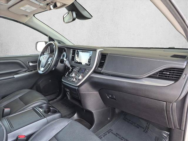 Used 2020 Toyota Sienna SE w/ SE Preferred Package FWD image 25