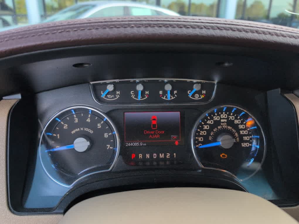 Used 2013 Ford F150 King Ranch w/ King Ranch Luxury Pkg AWD/4WD image 24