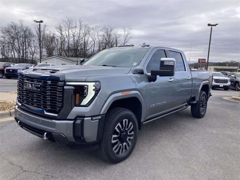 Used 2024 GMC Sierra 2500 Denali Ultimate image 8