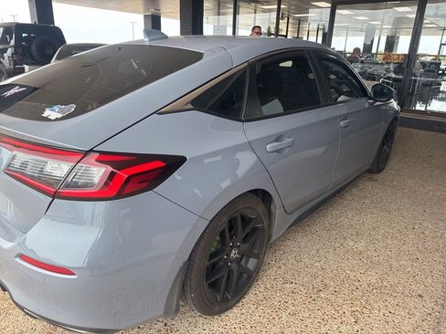 Used 2023 Honda Civic Sport Touring image 4