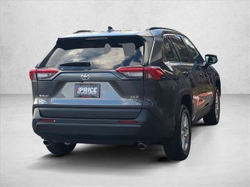 Used 2020 Toyota RAV4 XLE image 5