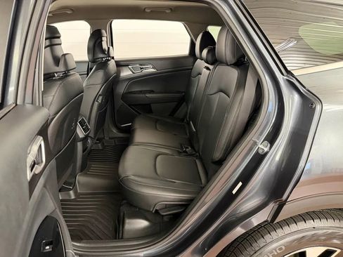 Used 2023 Kia Sportage EX AWD/4WD image 30