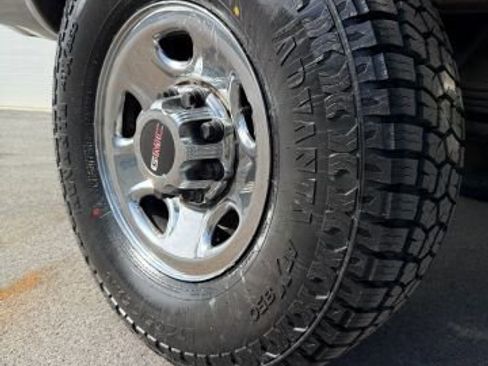 Used 2004 GMC Sierra 2500 SLE w/ Heavy-Duty Power Package AWD/4WD image 27