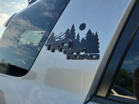 Used 2020 Toyota 4Runner TRD Off-Road Premium w/ Moonroof Package AWD/4WD image 16