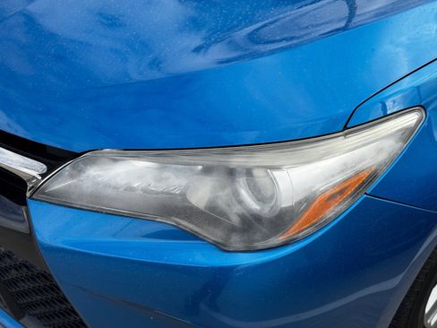 Used 2017 Toyota Camry SE image 5