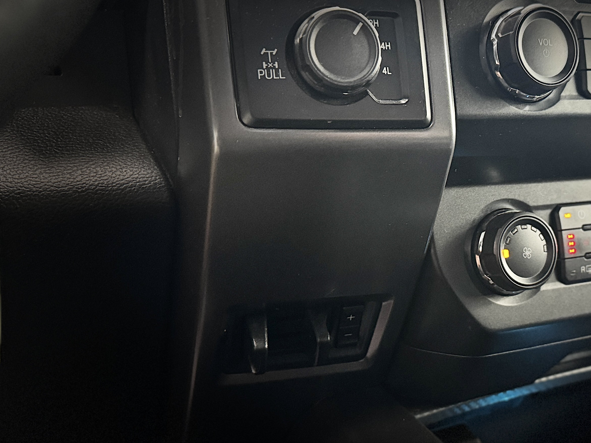 Used 2019 Ford F150 XLT w/ Equipment Group 302A Luxury AWD/4WD image 25