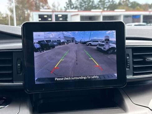 Used 2022 Ford Explorer XLT w/ Equipment Group 202A image 30