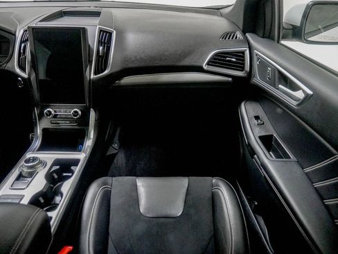 Used 2024 Ford Edge ST w/ Equipment Group 401A AWD/4WD image 31