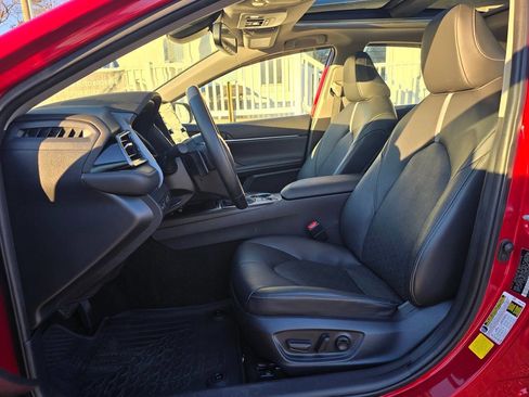 Used 2022 Toyota Camry XSE w/ Navigation Package image 18