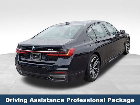 Used 2022 BMW 750i xDrive w/ M Sport Package image 7