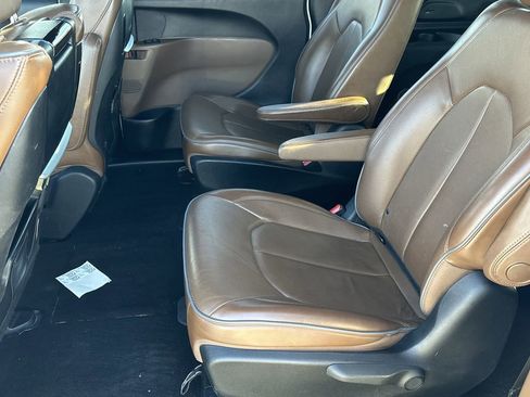 Certified 2020 Chrysler Pacifica Limited w/ Advanced Safetytec Group image 15