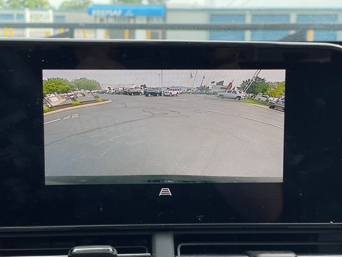 Used 2025 Chevrolet Trax LT FWD image 12