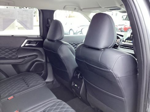 Used 2024 Mitsubishi Outlander SEL image 13