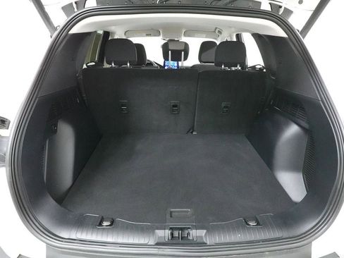 Used 2022 Ford Escape SE w/ SE Sport Appearance Package image 27