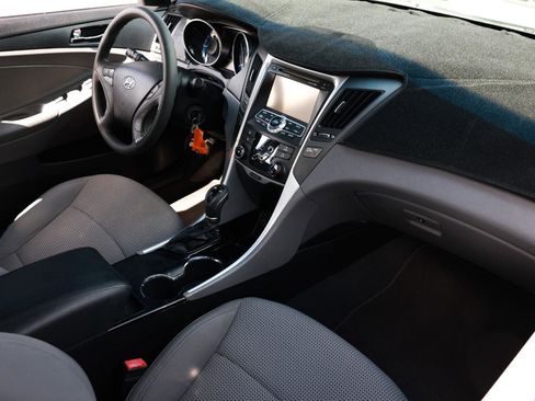 Used 2011 Hyundai Sonata GLS FWD image 18