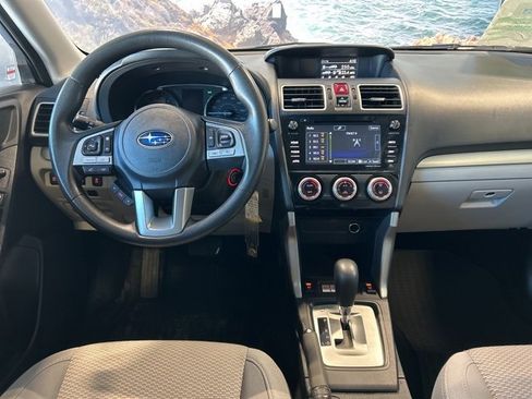 Used 2018 Subaru Forester 2.5i Premium image 3