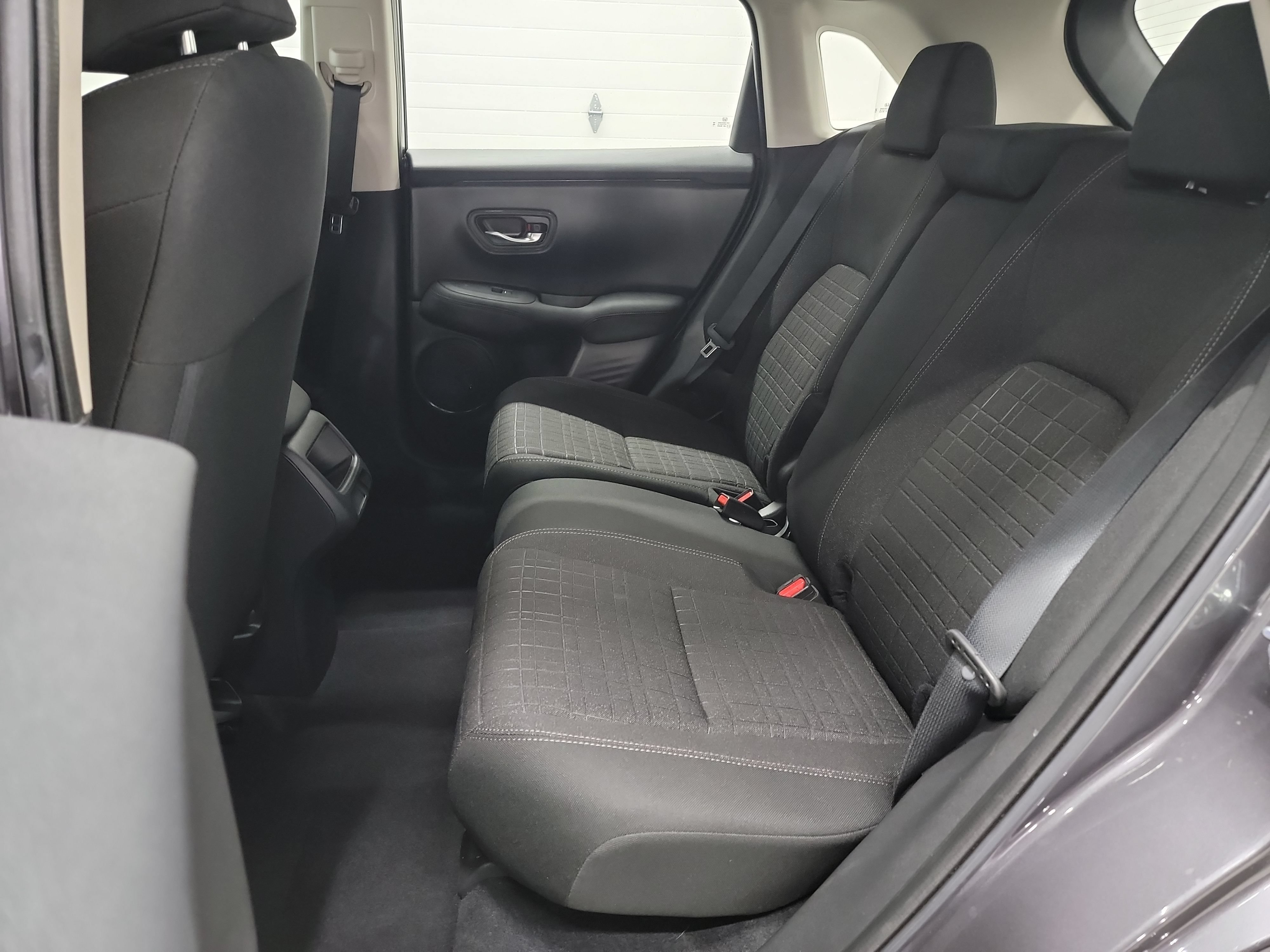 Certified 2024 Honda HR-V LX image 27