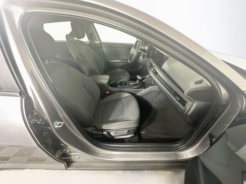 Used 2025 Kia K4 FWD image 29