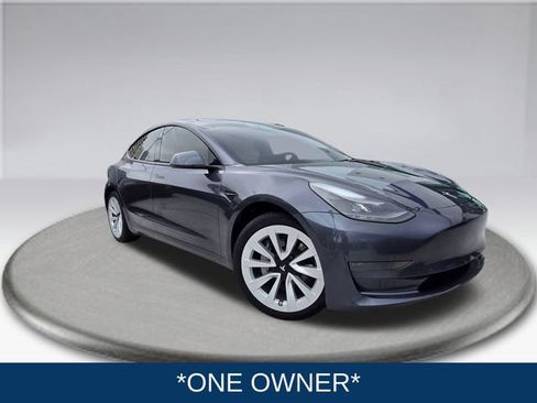 Used 2023 Tesla Model 3 Standard Range RWD image 2