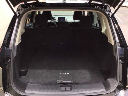 Used 2024 Nissan Rogue S FWD image 23