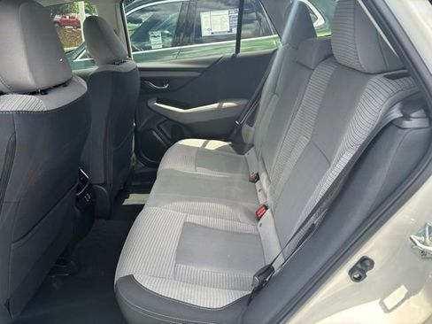 Used 2024 Subaru Outback Premium AWD/4WD image 7