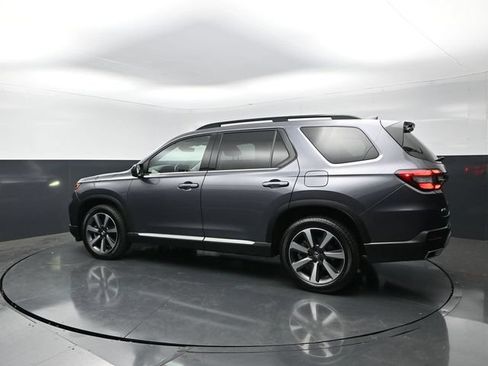 Used 2023 Honda Pilot Elite image 2
