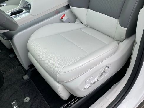 New 2026 Hyundai Ioniq 9 Limited image 21