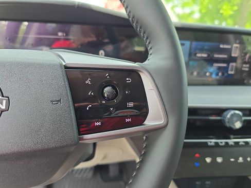 New 2025 Nissan Murano SV image 18