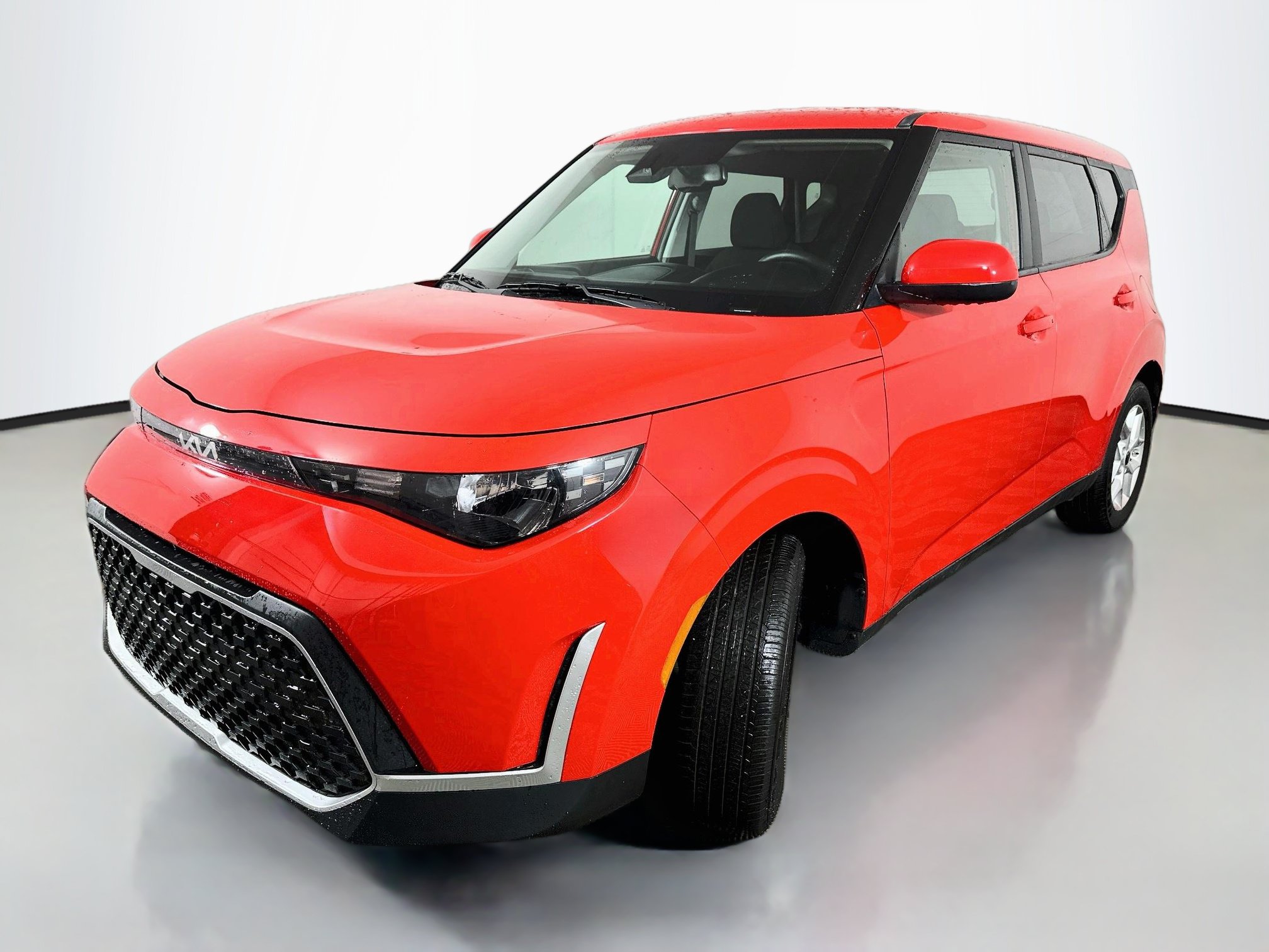 Used 2025 Kia Soul S FWD image 3