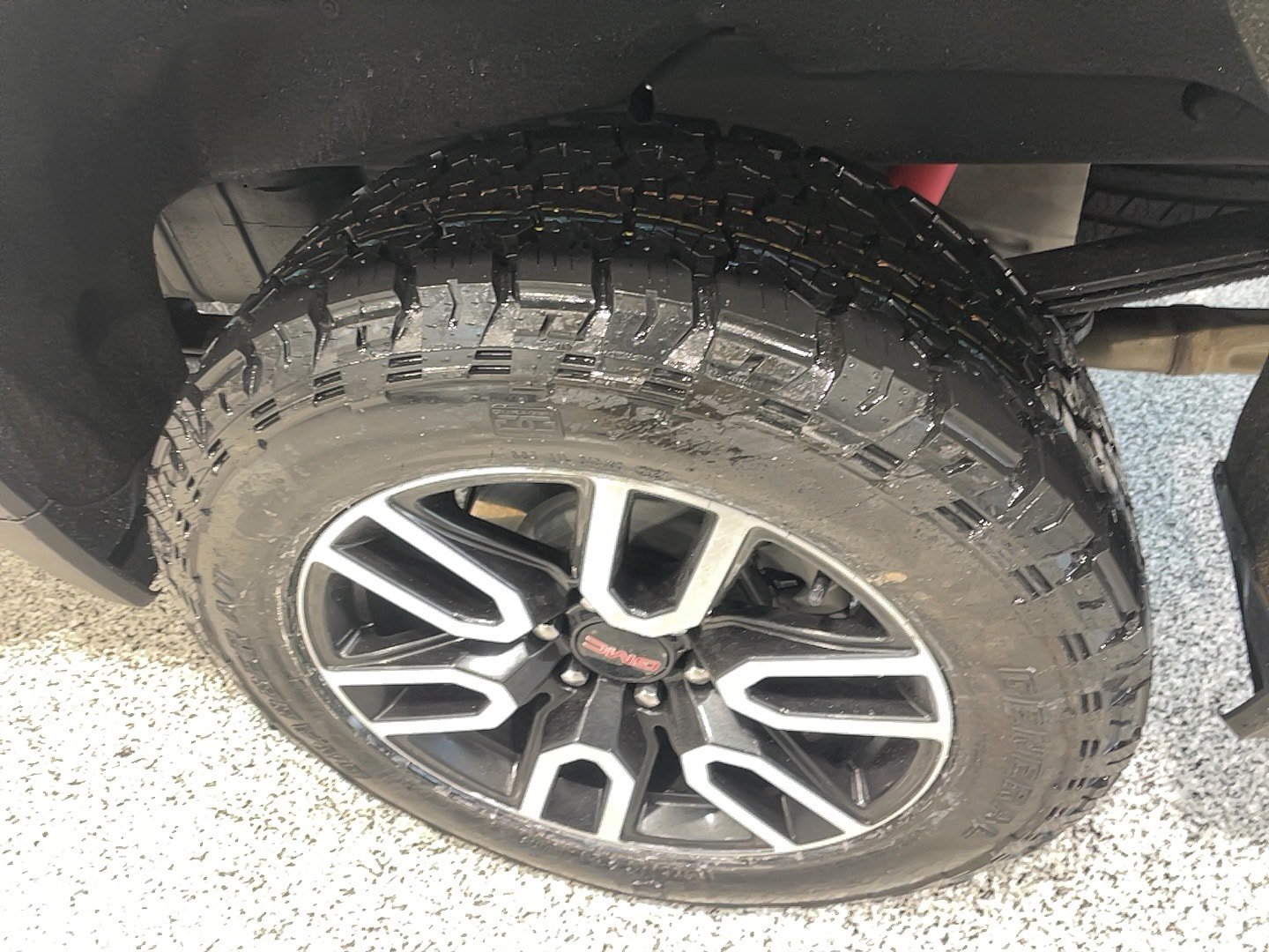 Used 2023 GMC Sierra 1500 AT4 w/ AT4 Premium Package AWD/4WD image 5