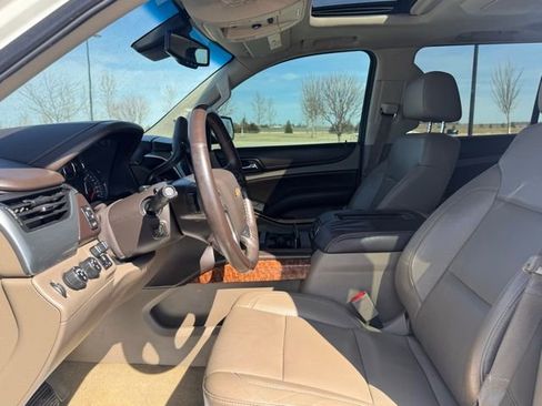 Used 2015 Chevrolet Suburban LTZ image 7