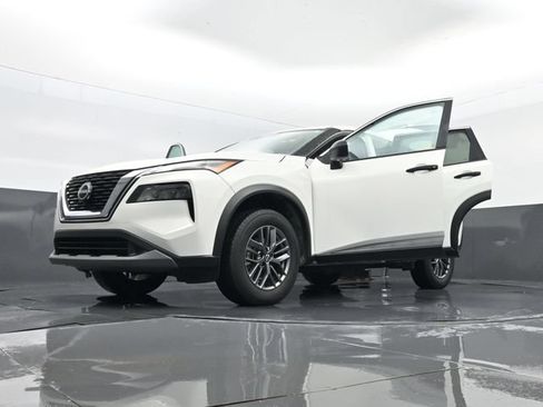 Used 2023 Nissan Rogue S AWD/4WD image 31