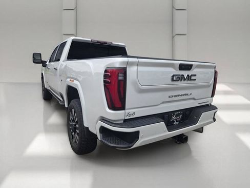 Used 2025 GMC Sierra 3500 Denali Ultimate AWD/4WD image 5