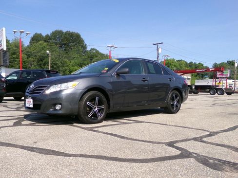 Used 2010 Toyota Camry XLE FWD image 26