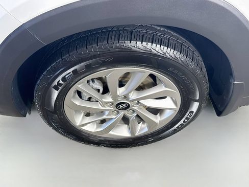 Used 2017 Hyundai Tucson SE Plus FWD image 4