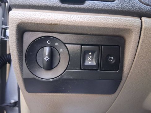 Used 2010 Ford Fusion S FWD image 17