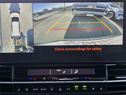 Used 2025 Toyota Sienna Platinum image 14