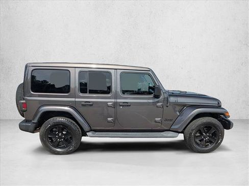 Used 2019 Jeep Wrangler Unlimited Sahara AWD/4WD image 4