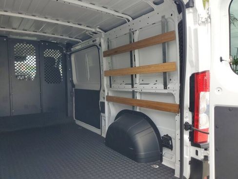 Used 2025 RAM ProMaster 2500 w/ U-Haul Equipment Group FWD image 16