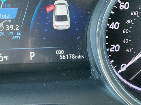 Used 2020 Toyota Camry XLE w/ Driver Assist Package FWD image 11