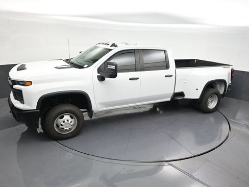 Used 2025 Chevrolet Silverado 3500 W/T AWD/4WD image 16