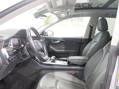 Used 2019 Audi Q8 Premium Plus w/ Premium Plus AWD/4WD image 15