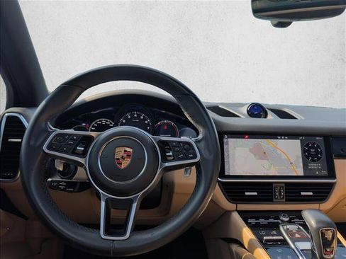 Used 2020 Porsche Cayenne AWD/4WD image 15